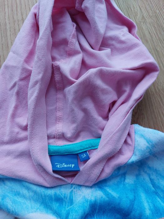 Długa bluza z postaciami z bajki Disneya "Kraina Lodu"