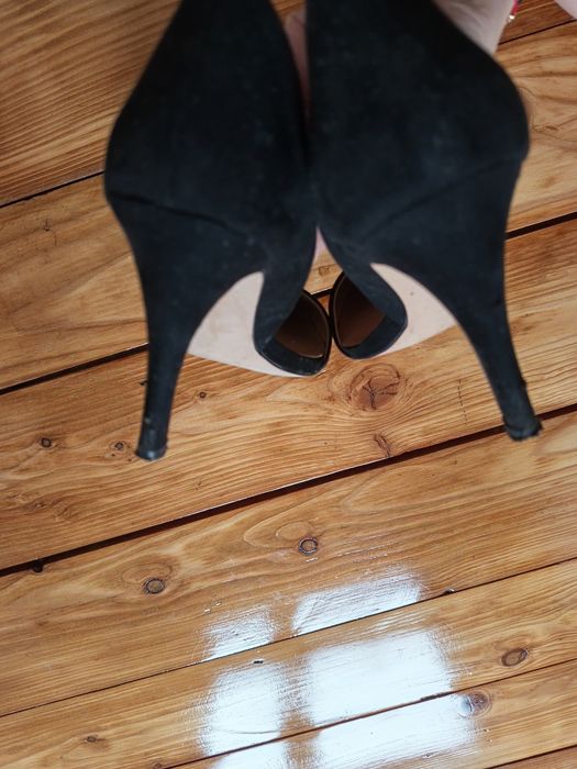 Buty czarne zamszowe damskie na obcasie szpilki,rozmiar 38Stradivarius