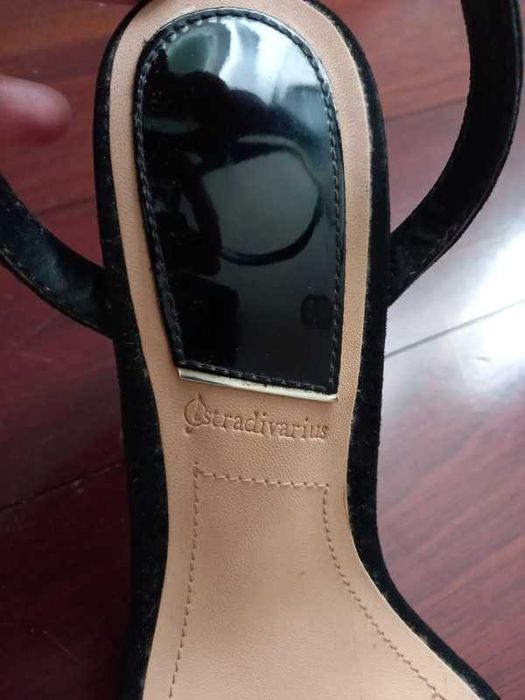 Sapato de salto preto