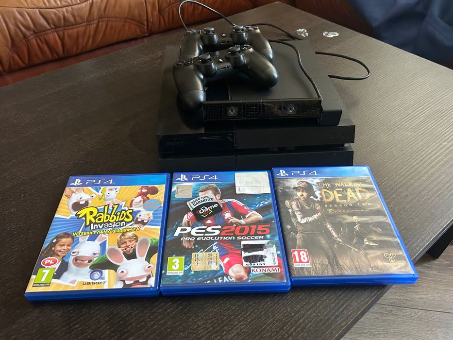 PS4, PlayStation 4 500Gb + 2 геймпада + камера + 3 гри. Повний комплект
