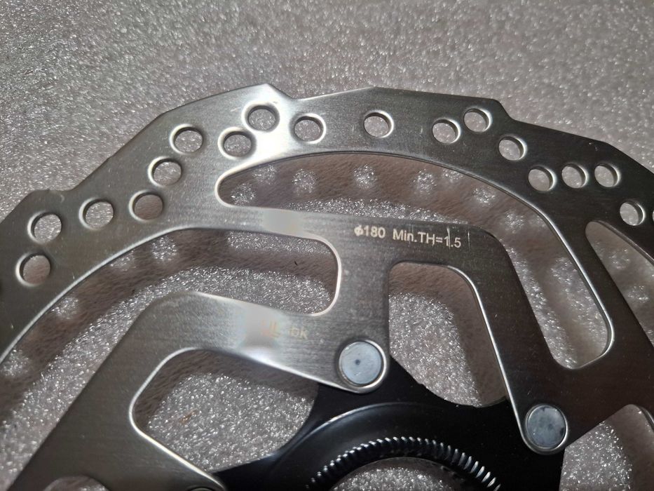 Tarcza Hamulca Rowerowego Shimano SM-RT10 180 Nowa Centerlock Nakrętka