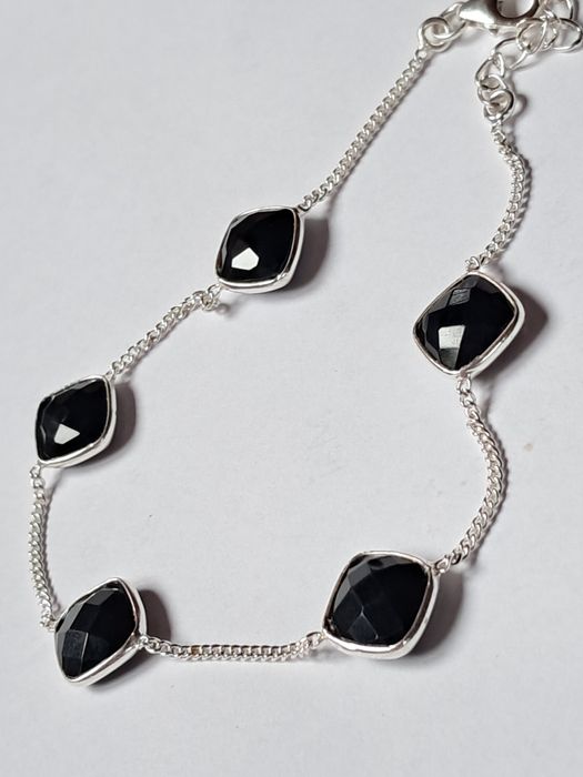 srebrna bransoletka z naturalnymi onyksami