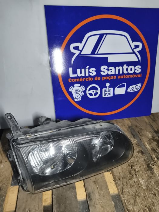 Farol direito Mitsubishi L400 1998