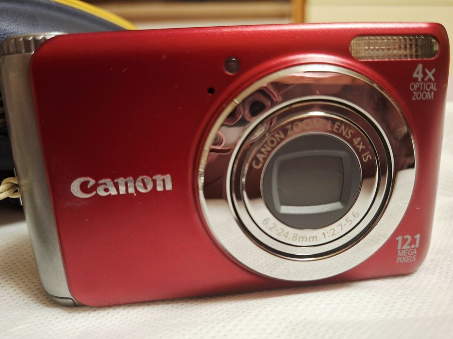 Фотоапарат Canon + чохол +зарядка + карта