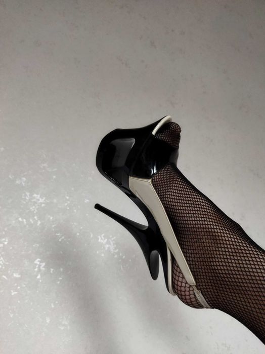 босоножки стрипы