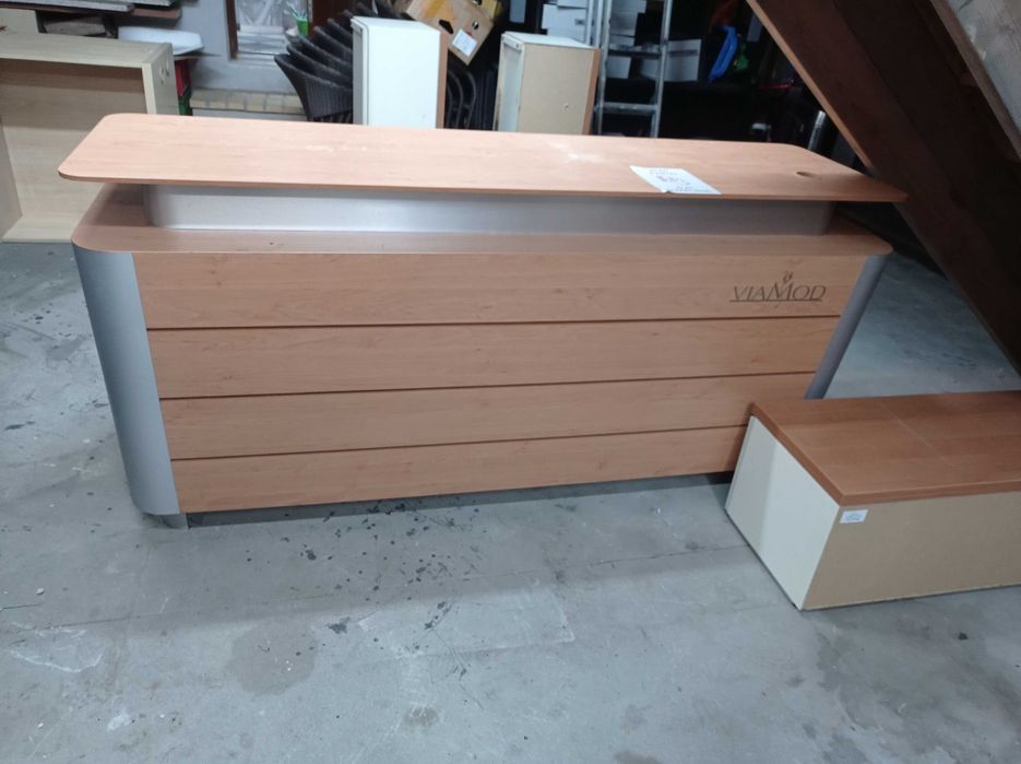 meble do sklepu z bielizną