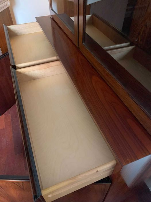 Aparador com vitrine em pau santo, nórdico