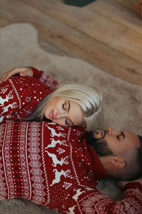 Парні  зимові светри з оленями. Трендовий светр. Світер.