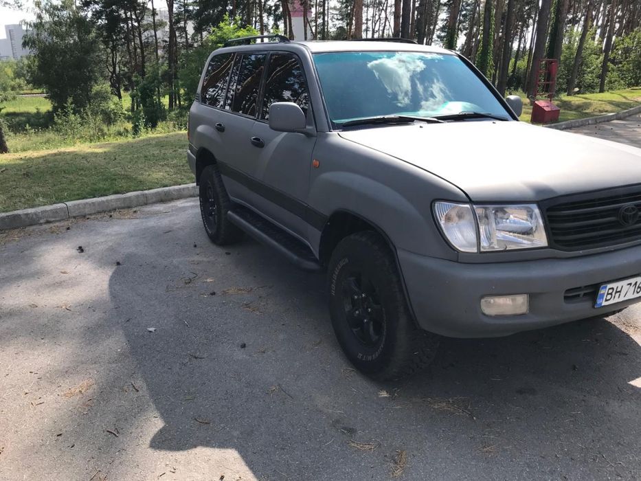 Toyota LandCruiser 100