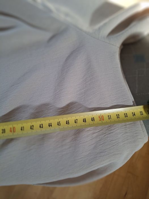Bardzo ładna beżowa bluzka, prawie Nowa  roz. 42