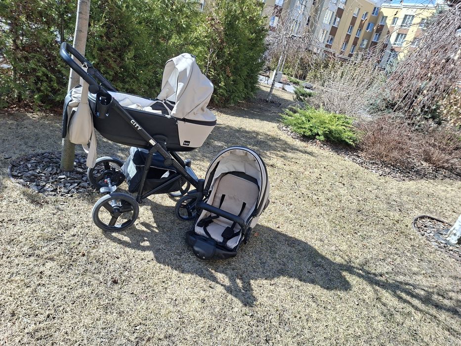 Продам коляску 3в 1