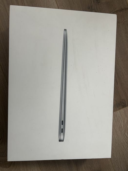 MacBook Air 13” 2019 i5 / 8GB / 128GB