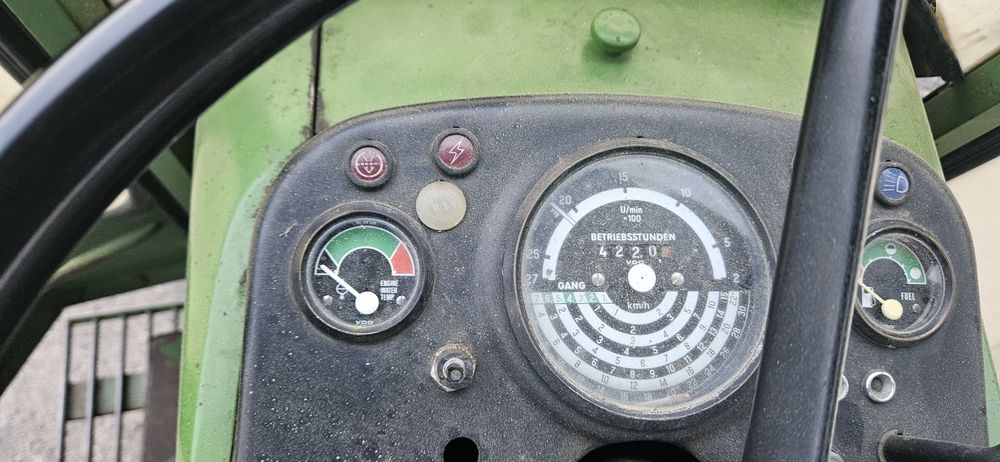 Traktor John Deere 1030