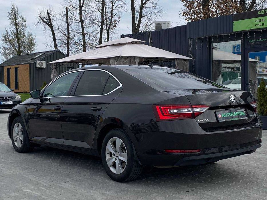 Skoda Superb 2019 Official