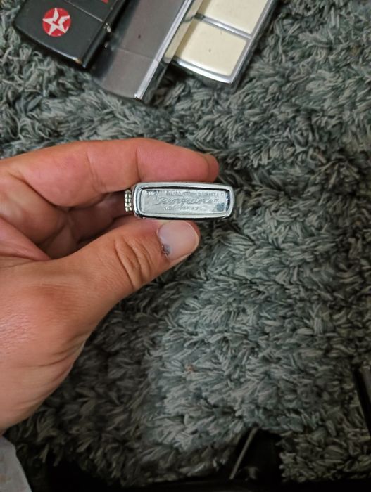 Vendo isqueiros ZIPPO e Penguins em óptimo estado