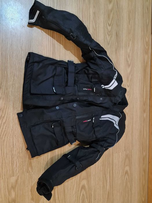 Casaco-Parka e calças motard da marca TRY Moto.