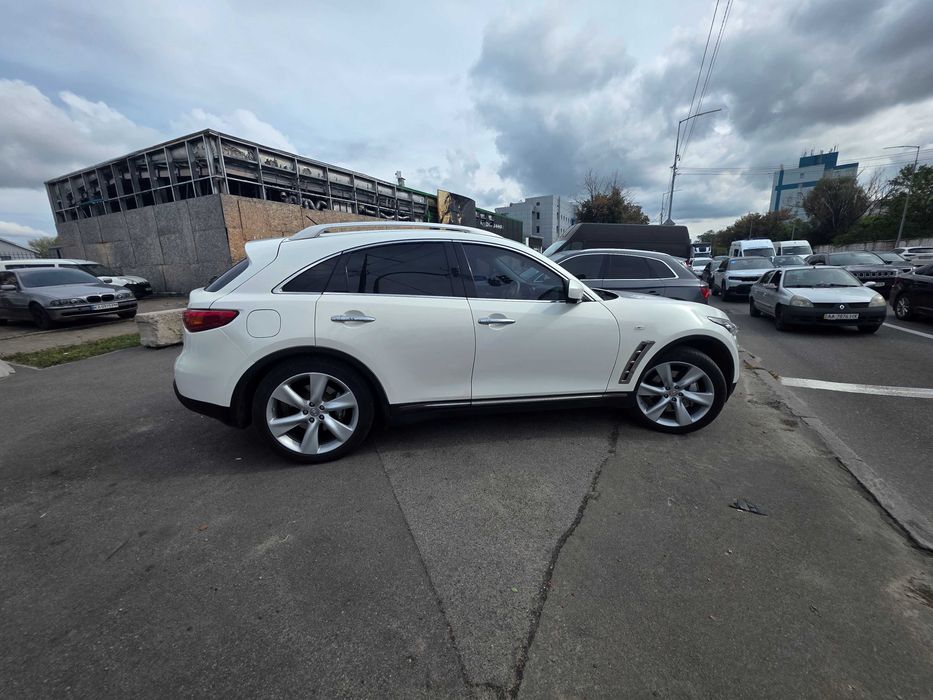 Infiniti fx50s 2009