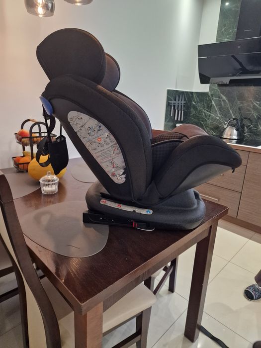 Fotelik samochodowy z isofix
