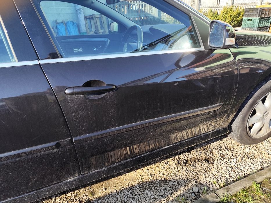 Na części Laguna 3 GT NV676 2.0 dCi zderzak maska błotnik drzwi klapa