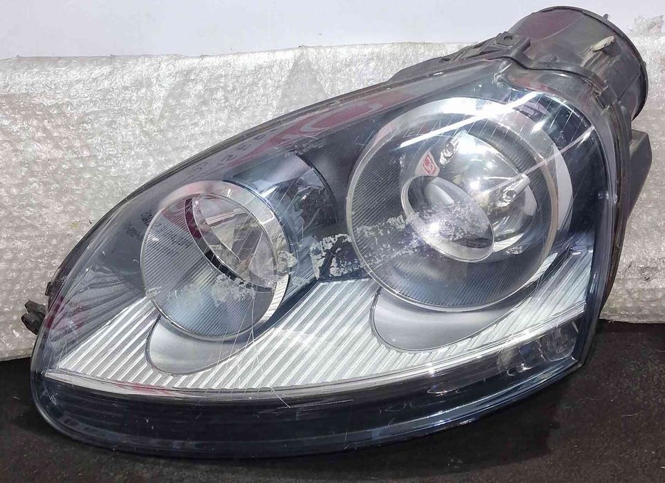 Ótica / Farol Esquerdo 1K6941031 - VW GOLF V