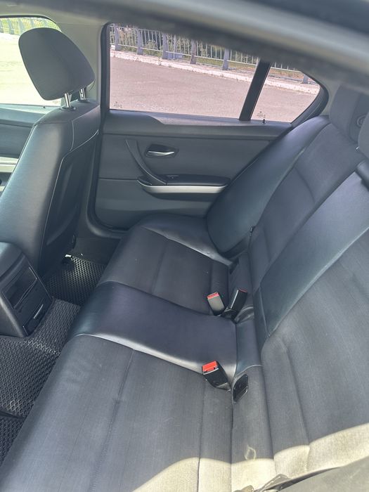 Продам автомобіль бмв е90