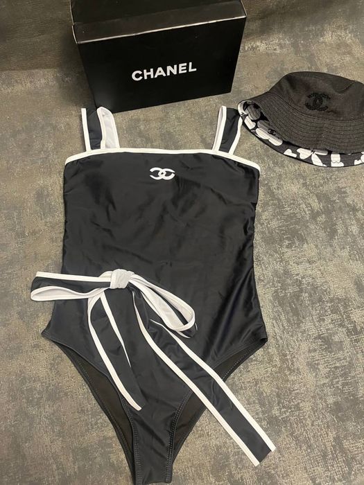 Купальник слитный ,бренд