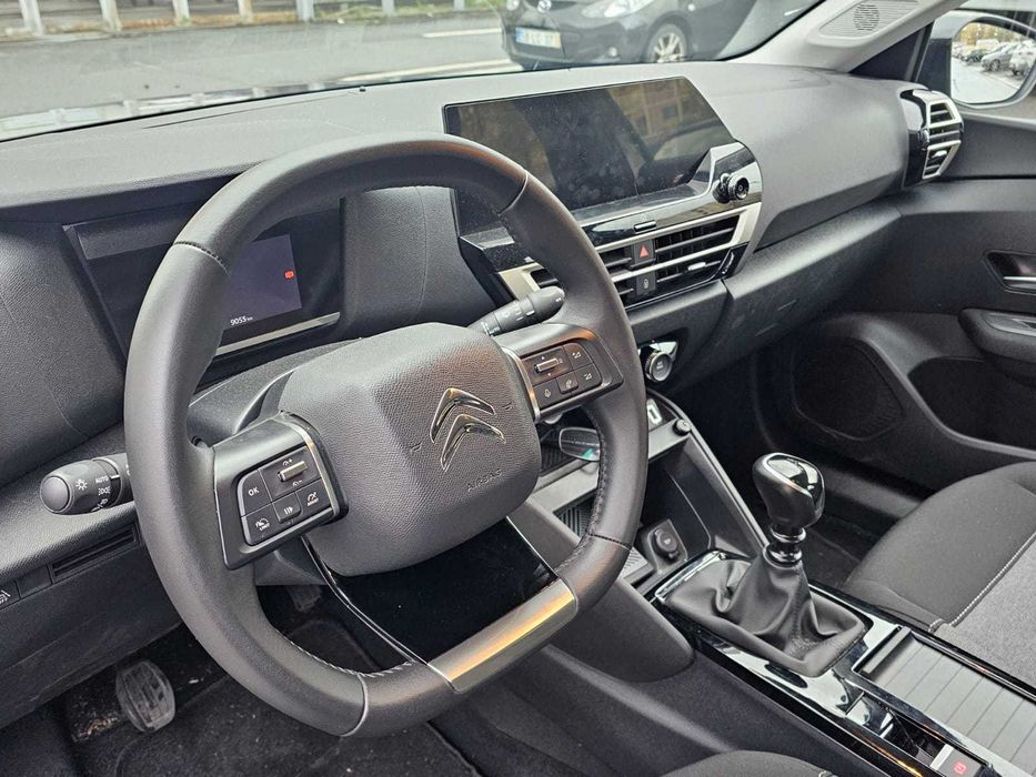 Citroen C4 com apenas 9 mil km rodados