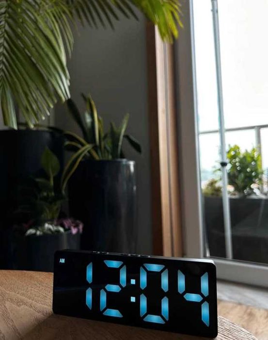 Relógio Despertador LED - Cor: Preto