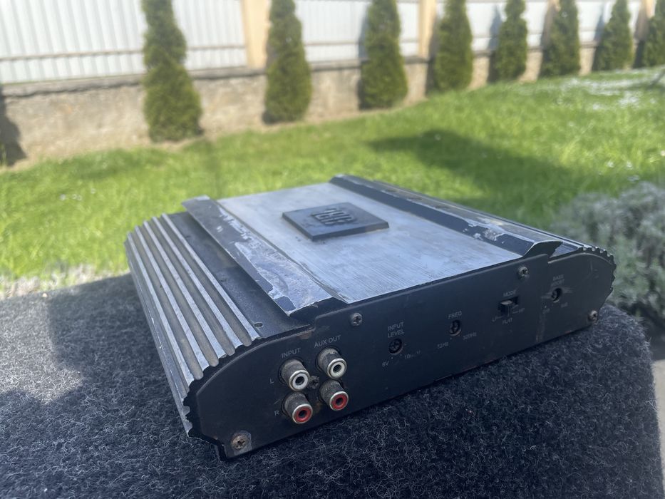 Продам сабвуфер JBL GTO1260BR