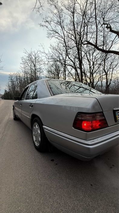 Продам MERCEDES 124