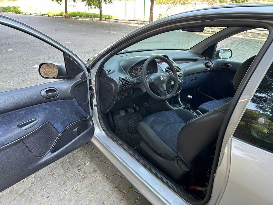 Peugeot 206 2.0 HDi, de Setembro 2000 com < 203.000 km