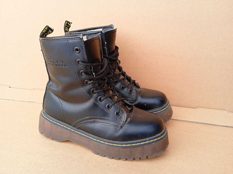 Взуття зимове. Розм. 37.5  Черевики на платформі. Зима.