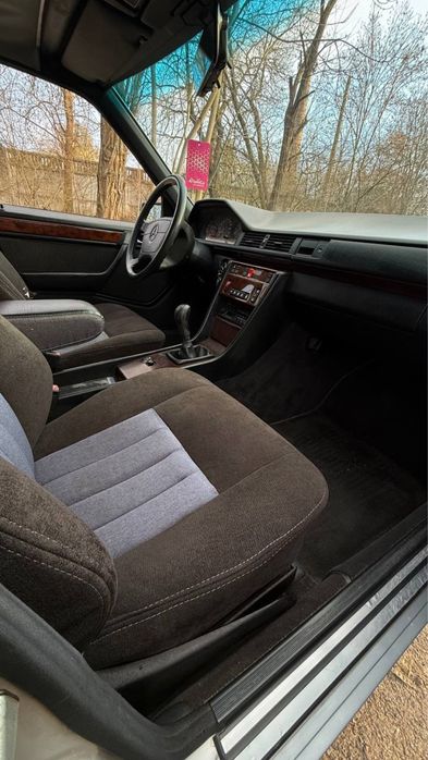 Продам MERCEDES 124