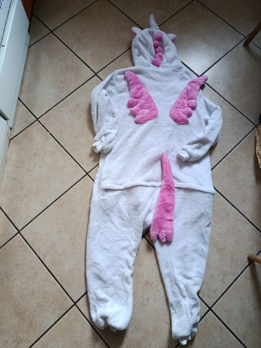 Strój dla dziewczynki 134-140 jednorożec