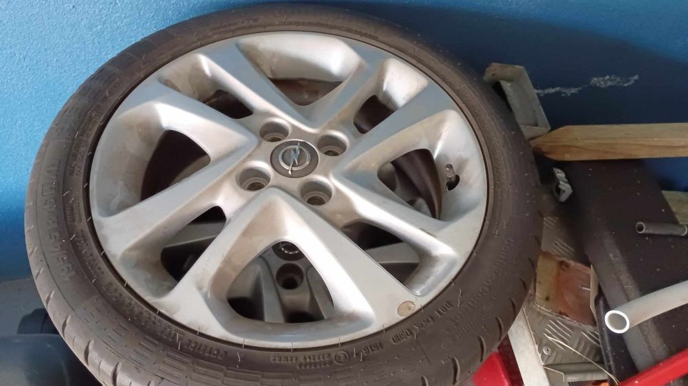 Jantes com pneus opel