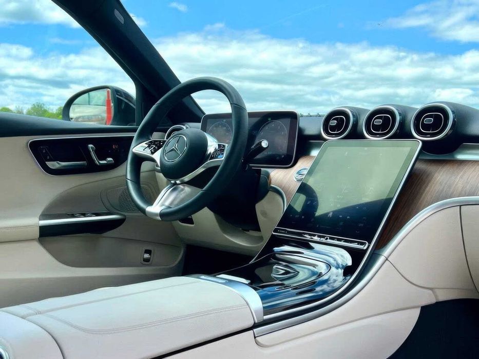 Mercedes-Benz C-Class      2022