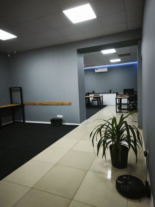 Приміщення вільного призначення 90 м²