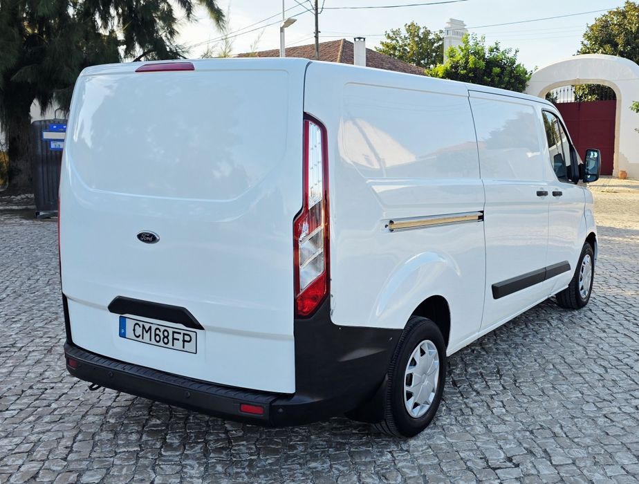 FORD TRANSIT CUSTOM 2.0 TDCi 130CV L2H1 – 2017 – 171.130 KM – IVA DEDUTÍVEL