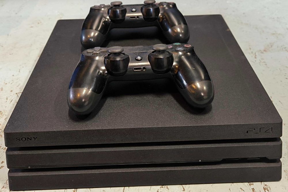 Sony ps4 pro plus zestaw gier