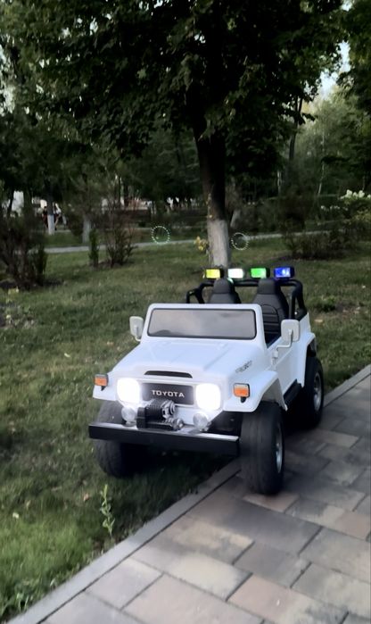Продам свій дитячий  електромобіль