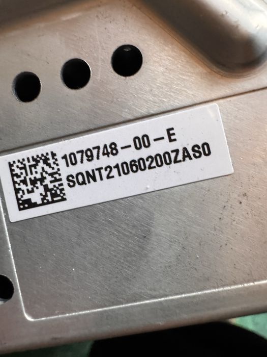 Саббуфер підсилювач tesla Model 3