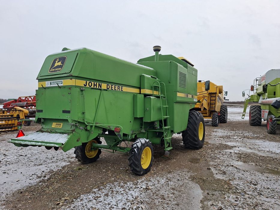 Зерно збиральний комбайн JOHN DEERE 1055 свіжо привезений