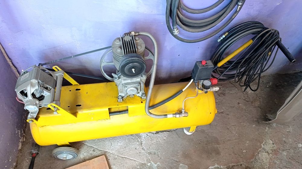 Компресор 40л  виробництва ГДР