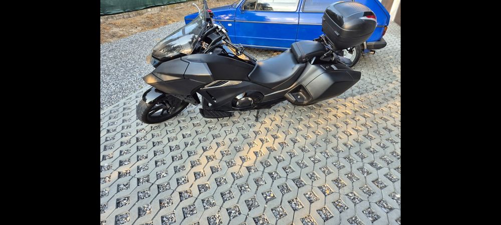 Мотоцикл HONDA NM4-02 на автоматі 2016