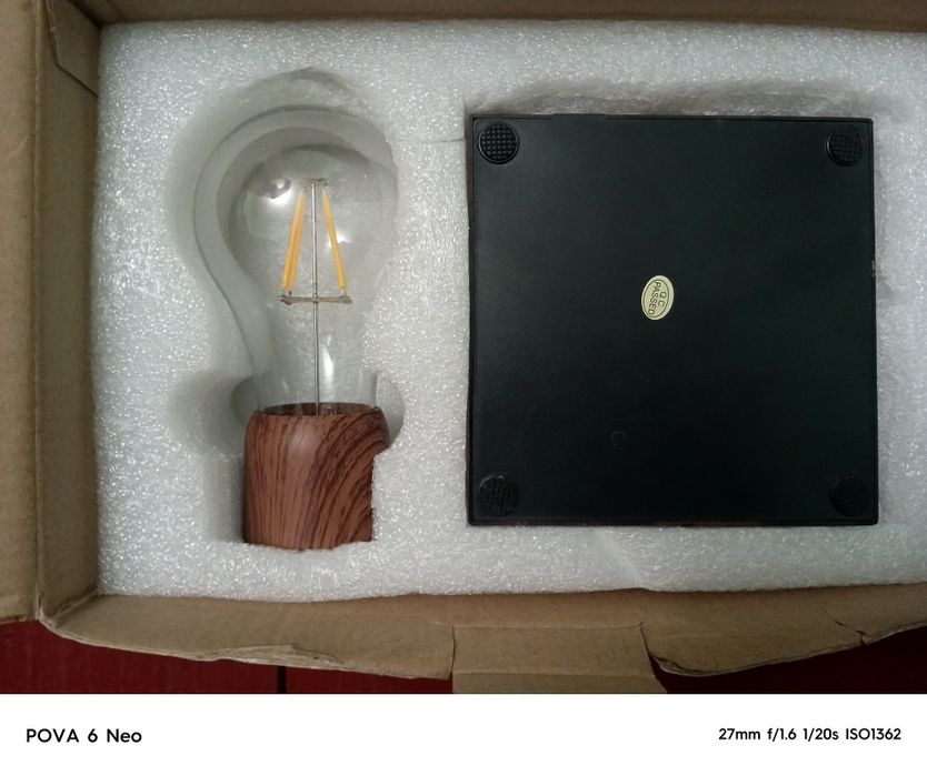 Світильник лампа левітації