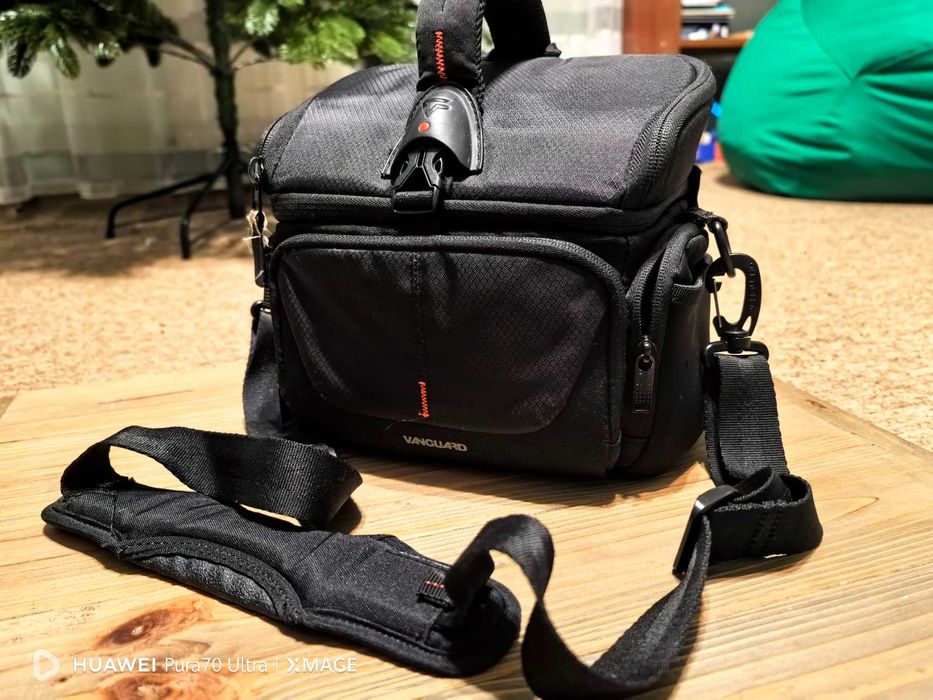 Сумка для фотоапарата Vanguard Up-Rise з дощовим чохлом