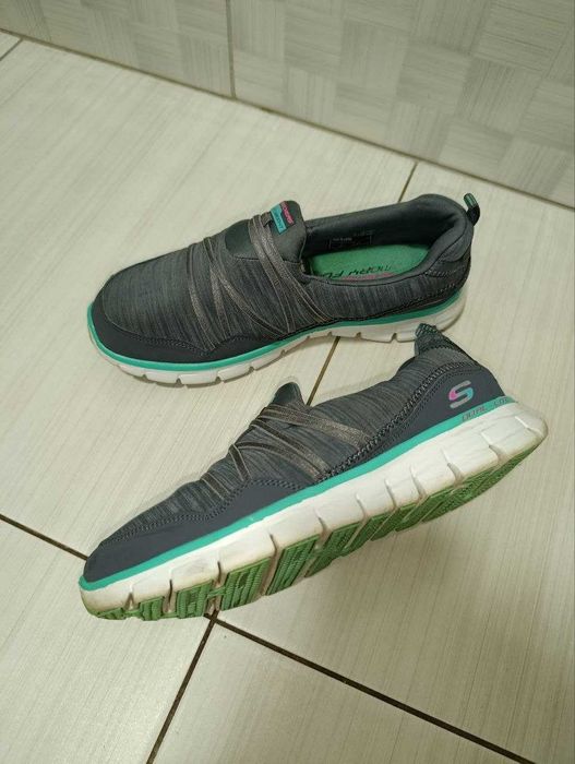 женские красовки слипоны Skechers размер 38