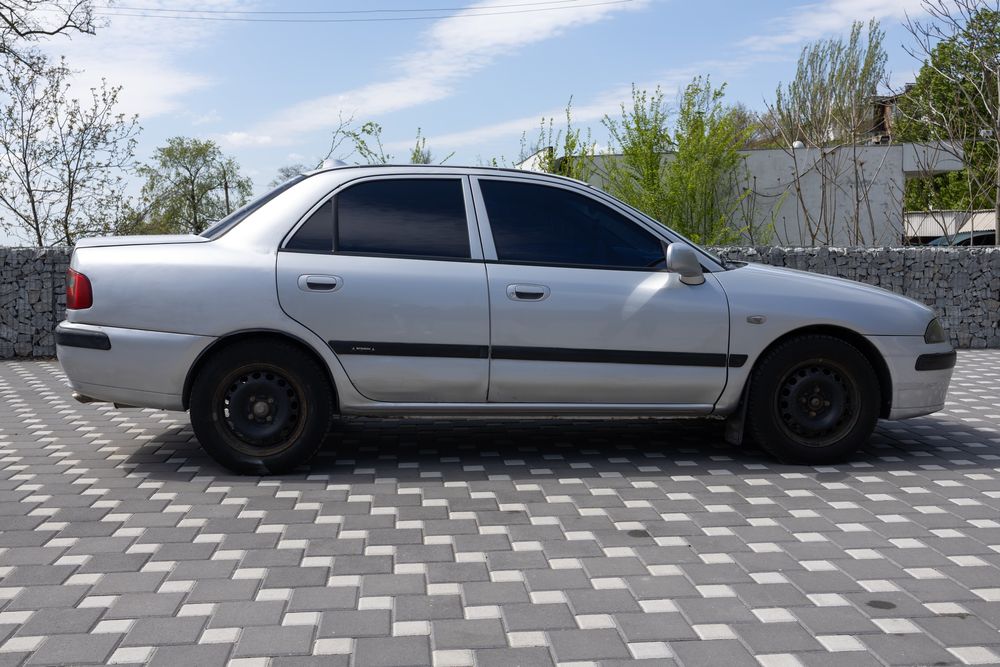 Mitsubishi Carisma 1.6 2001 р.