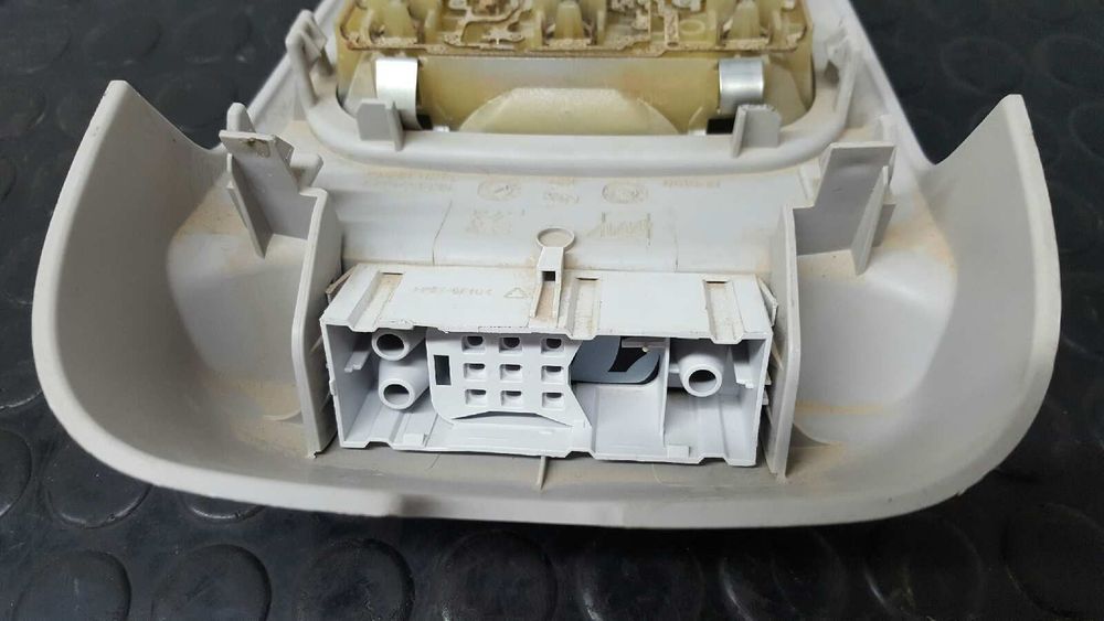 LUZ INTERIOR PEUGEOT 308 1.6 16V HDI FAP