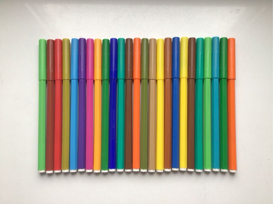 Фломастеры цветные.